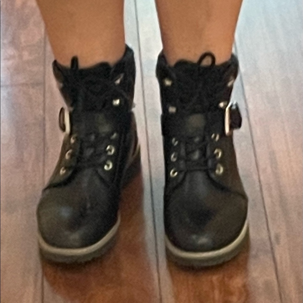NWOT Náutica Lace Up Black Booties size 7.5